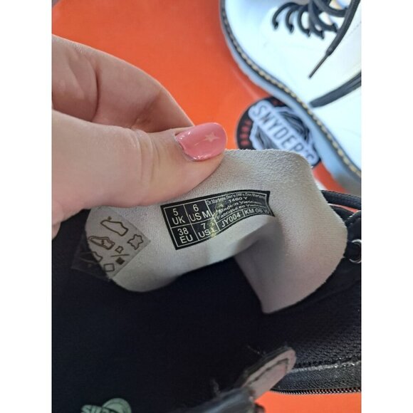 DR. MARTENS 1460 Y LACE UP ZIP BOOT Doc White Leather sz 6 US 37 EU Boots - New - Picture 3 of 5